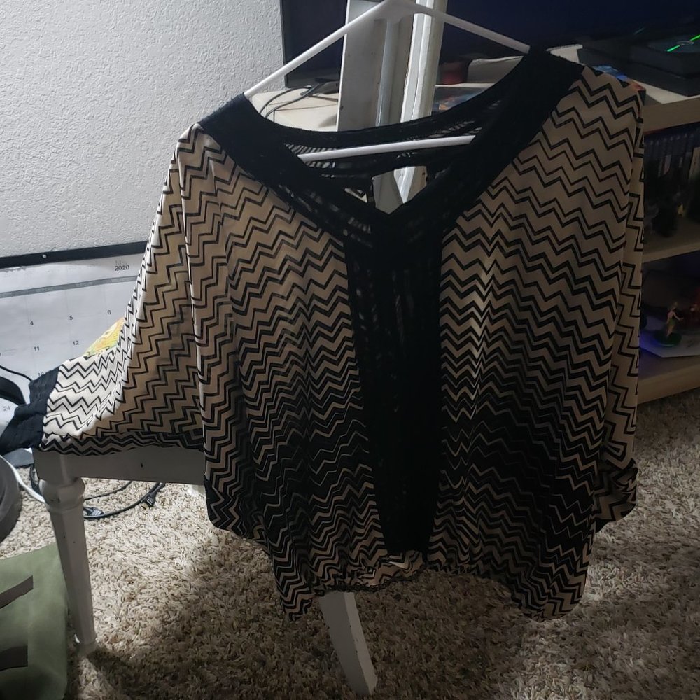 Blouses - Picture 2 of 2